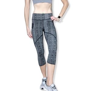 Athleta Prisma Stride Cropped Running Tight Black Gray Print Women's Small